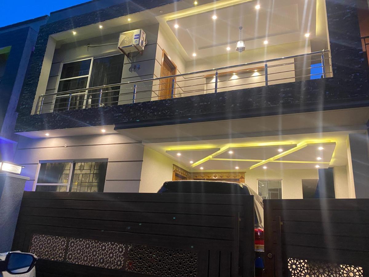 Luxury Guest House In Bahria Town 拉瓦尔品第 外观 照片