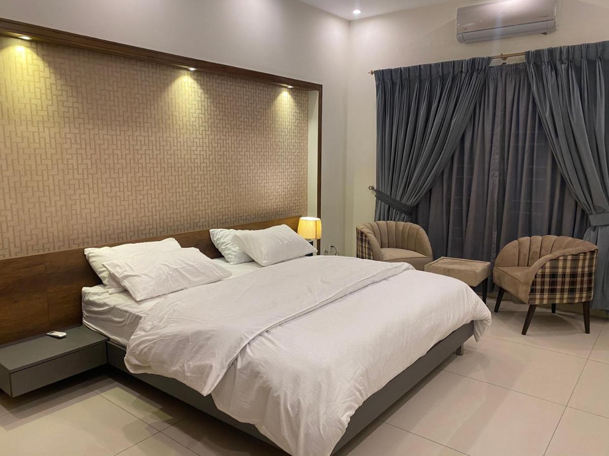 Luxury Guest House In Bahria Town 拉瓦尔品第 外观 照片