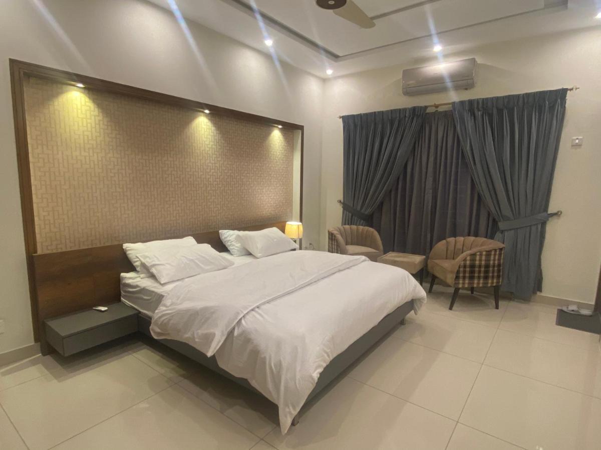 Luxury Guest House In Bahria Town 拉瓦尔品第 外观 照片
