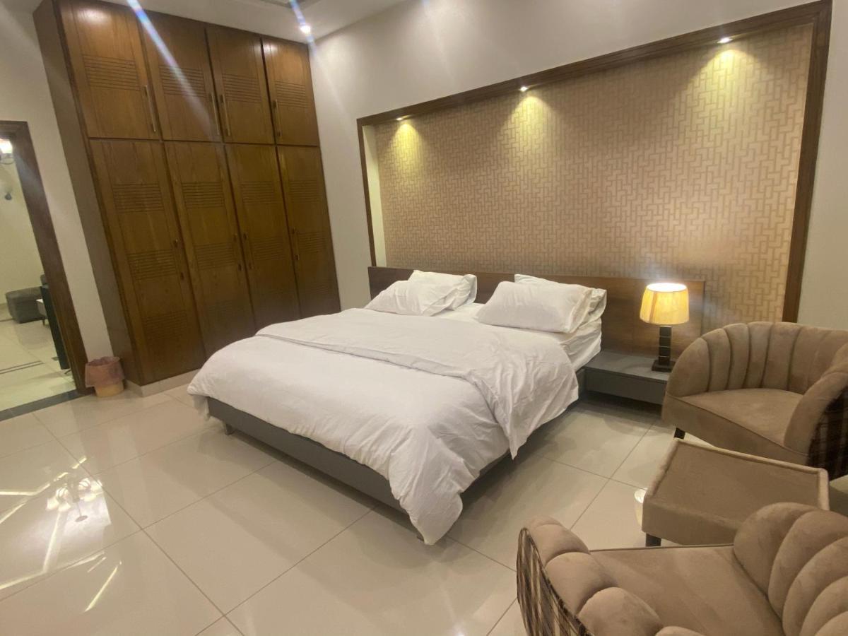 Luxury Guest House In Bahria Town 拉瓦尔品第 外观 照片