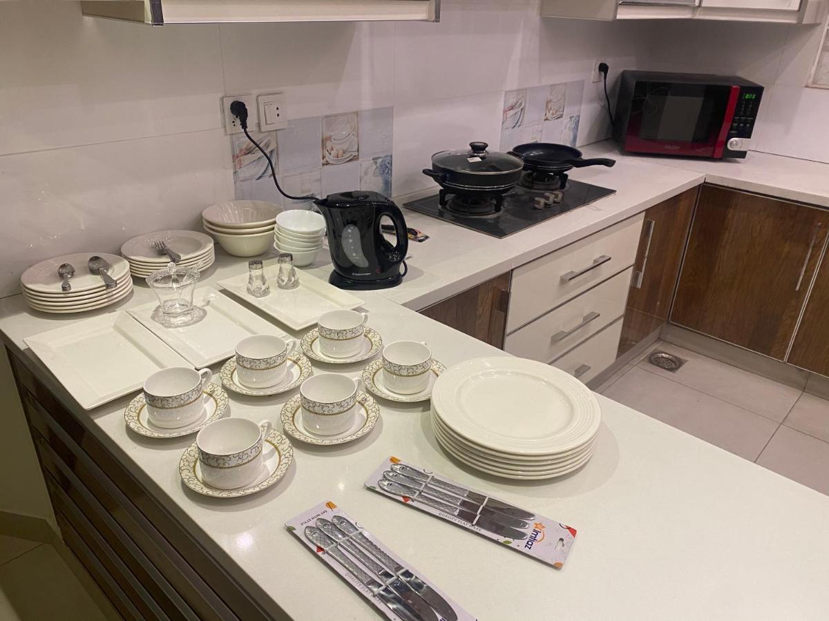 Luxury Guest House In Bahria Town 拉瓦尔品第 外观 照片