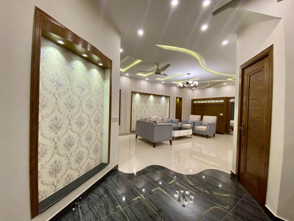 Luxury Guest House In Bahria Town 拉瓦尔品第 外观 照片
