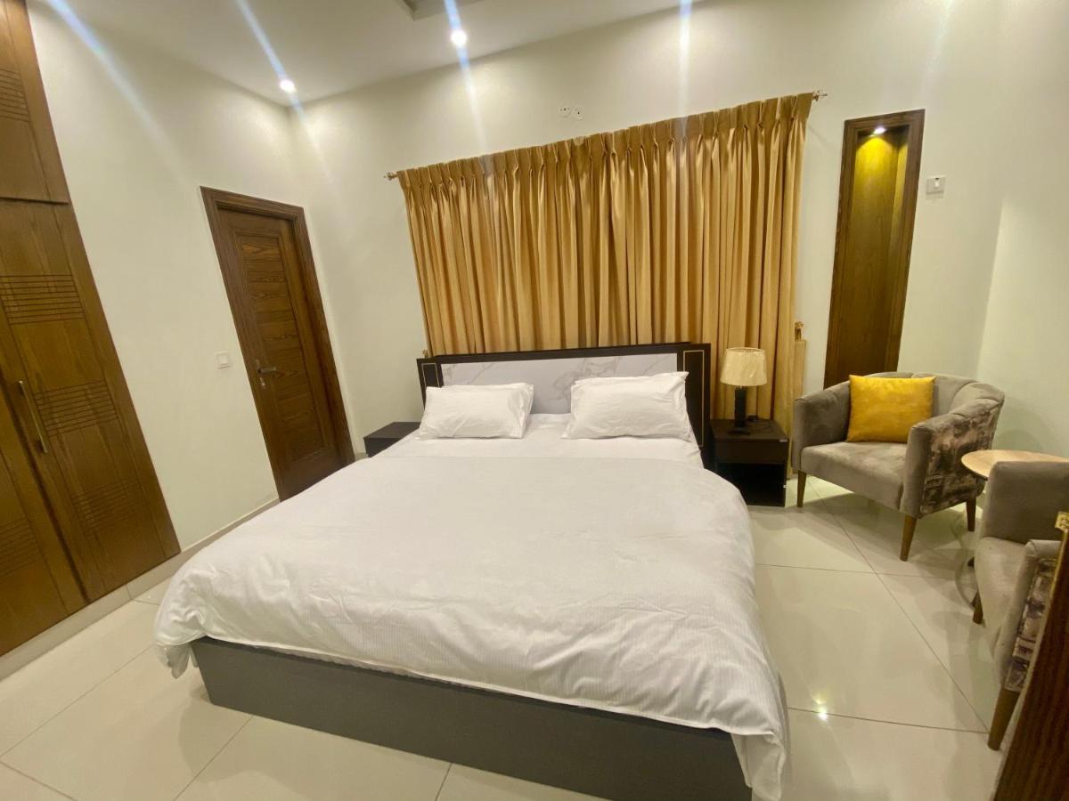 Luxury Guest House In Bahria Town 拉瓦尔品第 外观 照片
