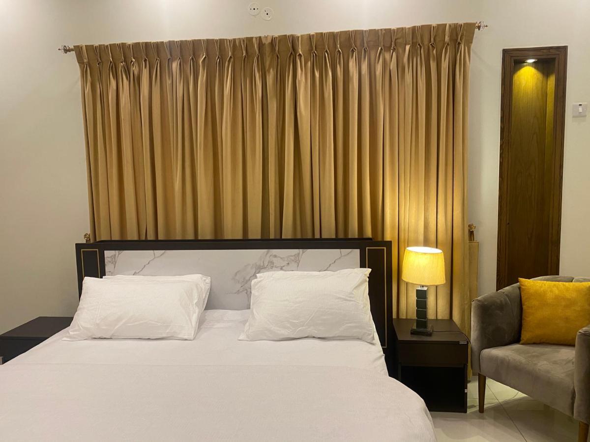 Luxury Guest House In Bahria Town 拉瓦尔品第 外观 照片