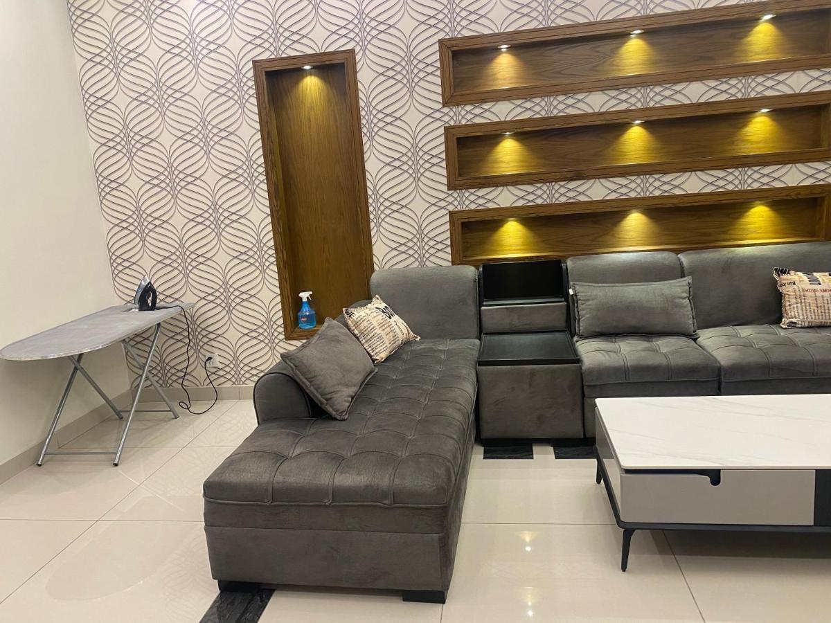 Luxury Guest House In Bahria Town 拉瓦尔品第 外观 照片