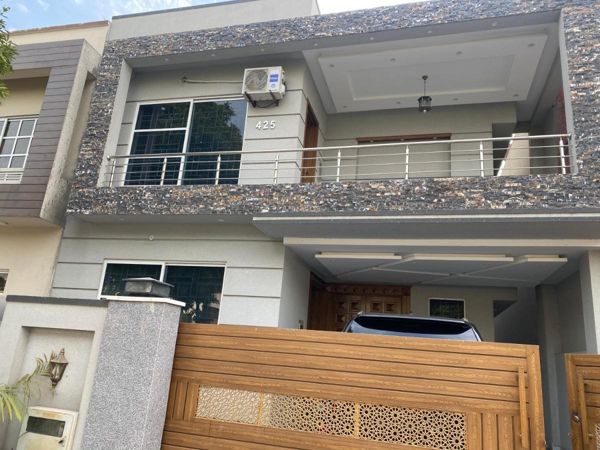Luxury Guest House In Bahria Town 拉瓦尔品第 外观 照片