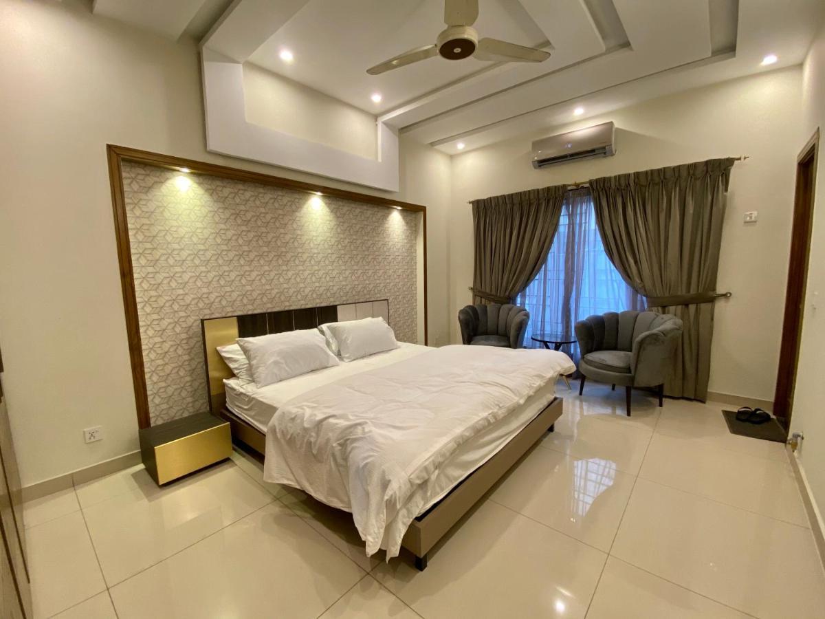 Luxury Guest House In Bahria Town 拉瓦尔品第 外观 照片