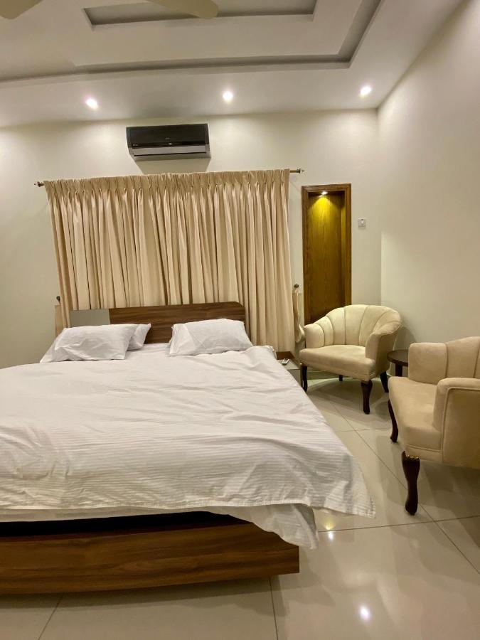 Luxury Guest House In Bahria Town 拉瓦尔品第 外观 照片